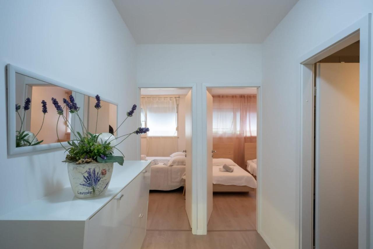 Appartamento Apartman Mirjana Spalato Esterno foto