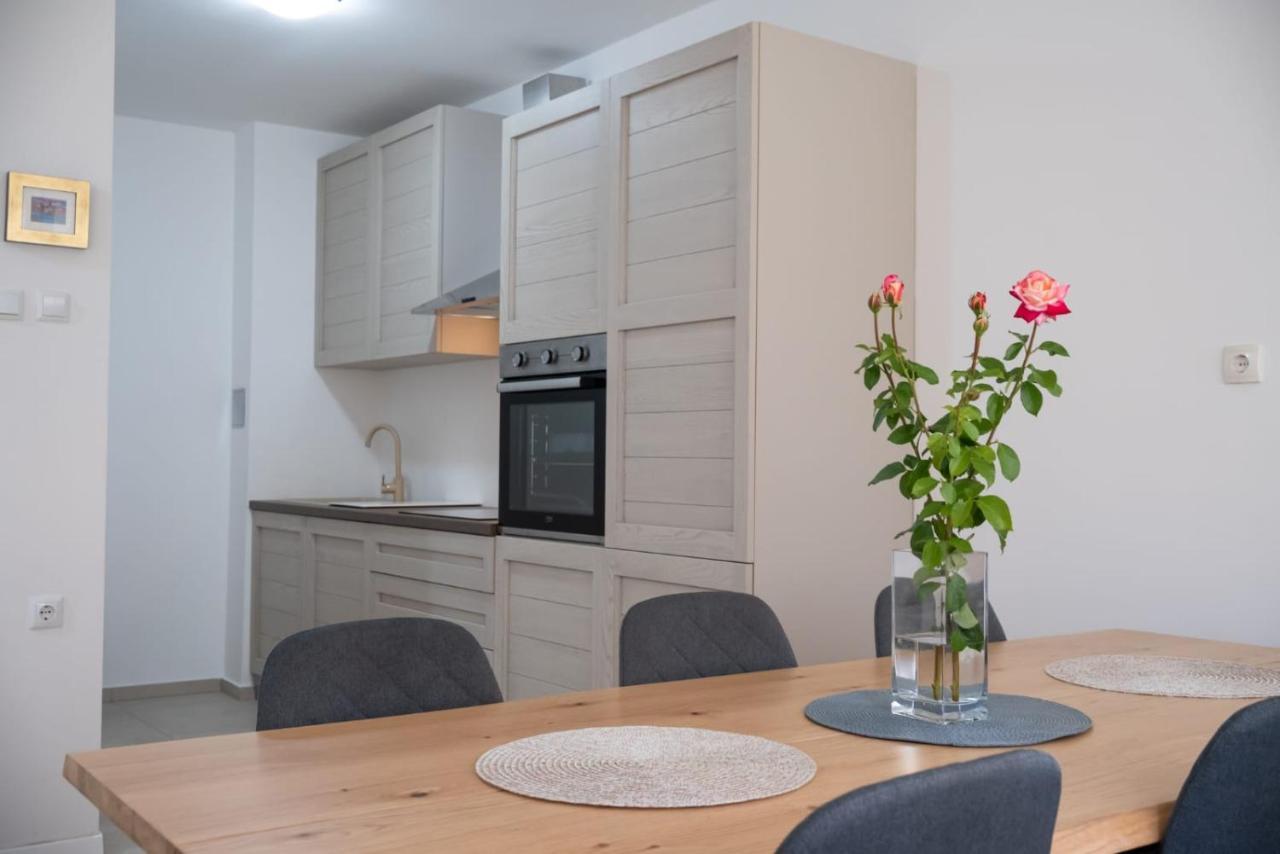 Appartamento Apartman Mirjana Spalato Esterno foto